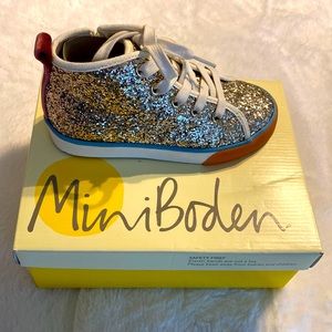 Mini Boden girls high top glitter sneakers size 28
